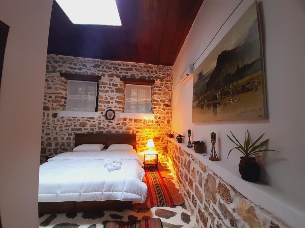 Gorica'S Bridge Hotel เบราท ภายนอก รูปภาพ